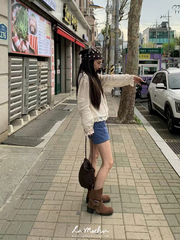 蠟筆色方口袋鉚釘短褲